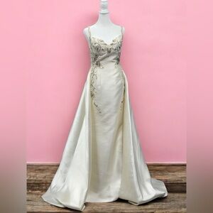Mac Duggal Jewel Embellished White Evening Gown Size 4